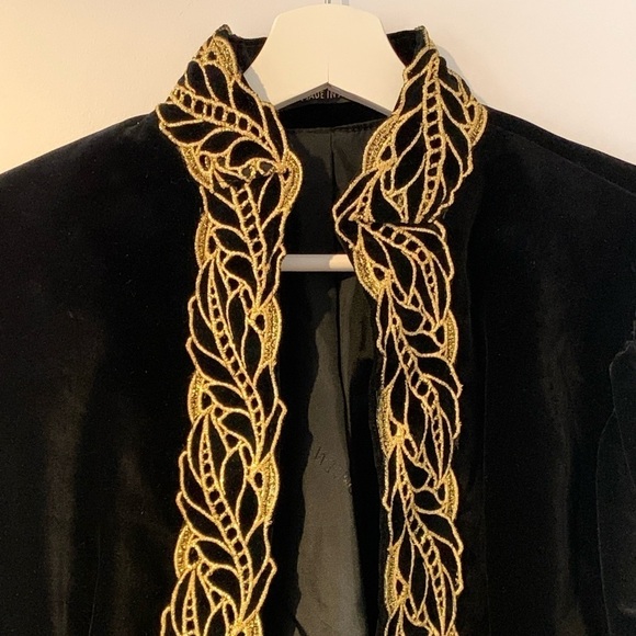 Wenger Blazer Black Gold Velvet Made in Austria Size 40 Cotton Gold Details. - Picture 2 of 16